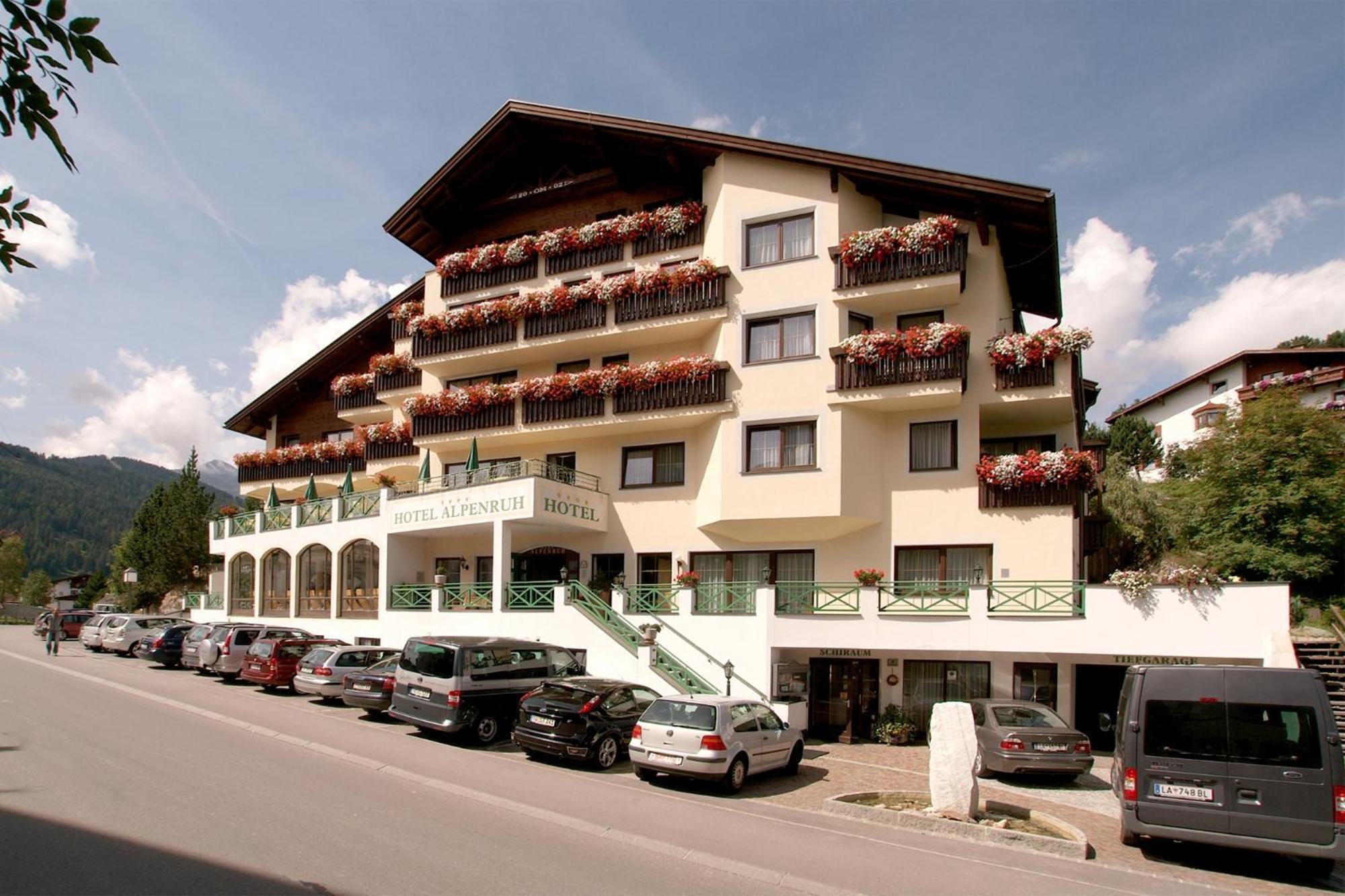 Hotel Garni Alpenruh-Micheluzzi Серфаус Экстерьер фото