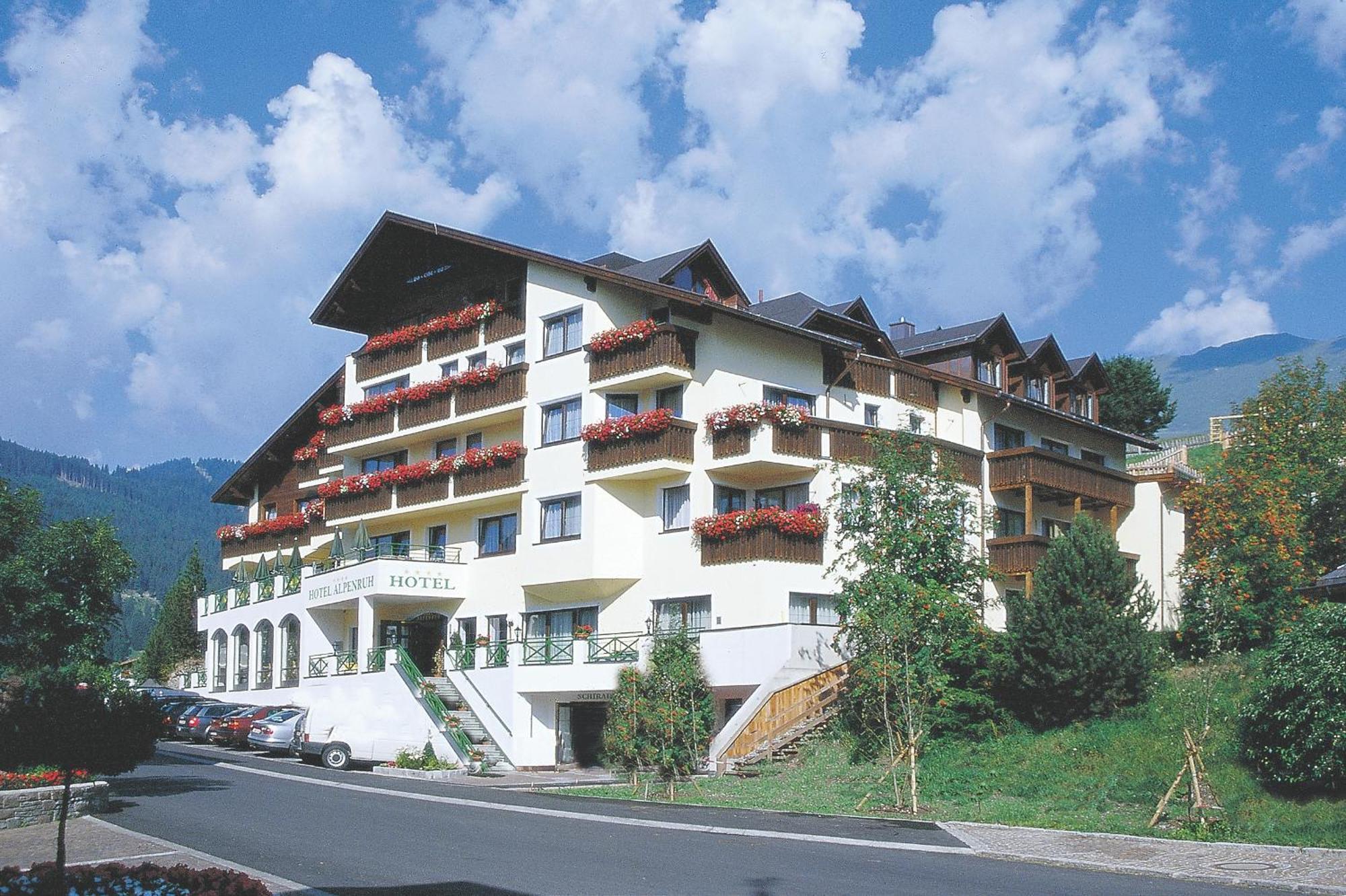 Hotel Garni Alpenruh-Micheluzzi Серфаус Экстерьер фото