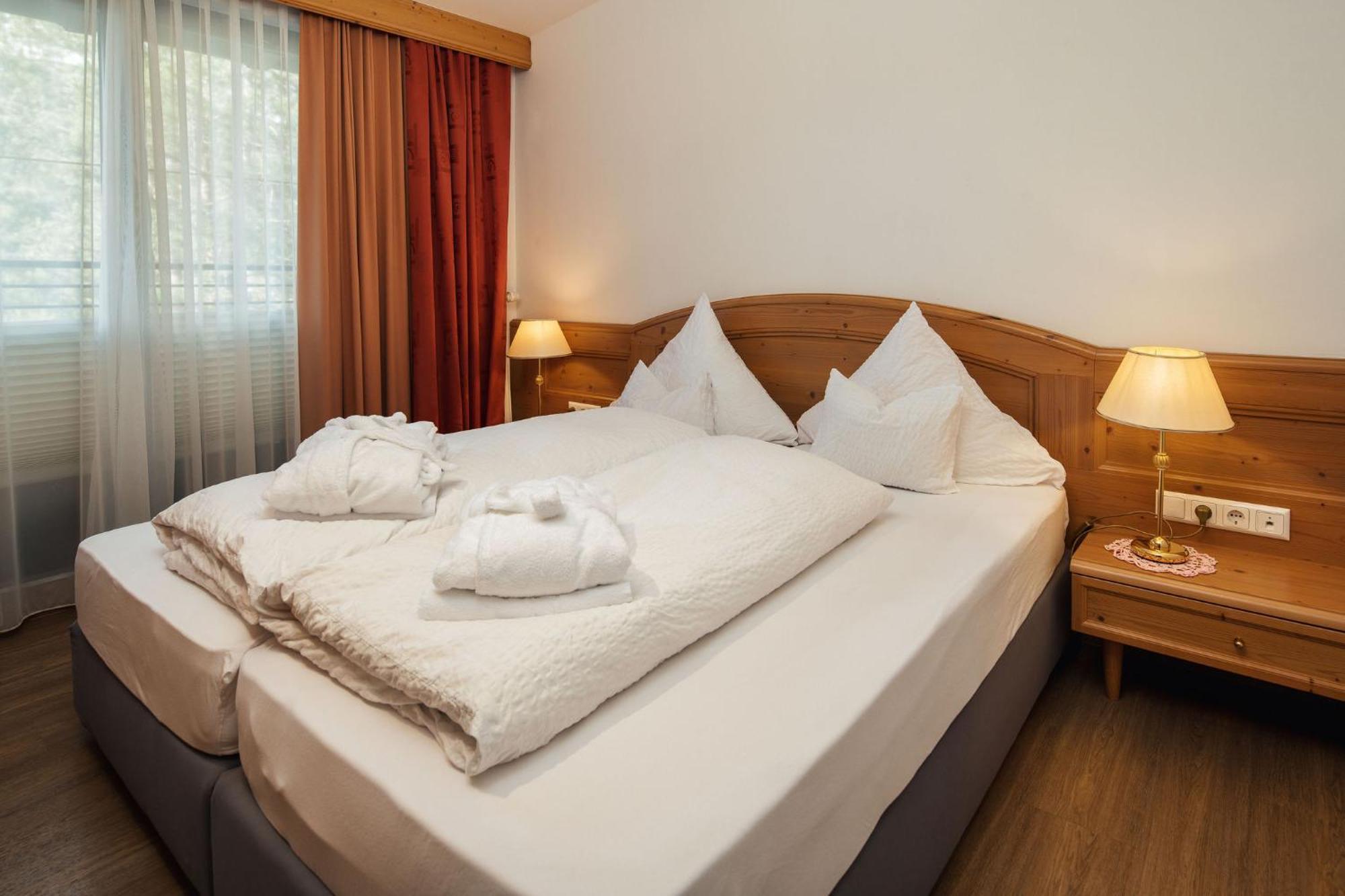 Hotel Garni Alpenruh-Micheluzzi Серфаус Экстерьер фото
