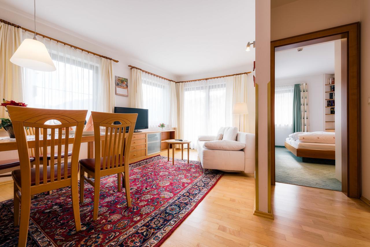 Hotel Garni Alpenruh-Micheluzzi Серфаус Экстерьер фото